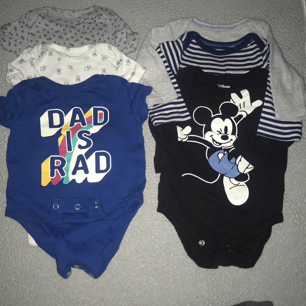 ✨✨BUNDLE✨✨Baby Onesies